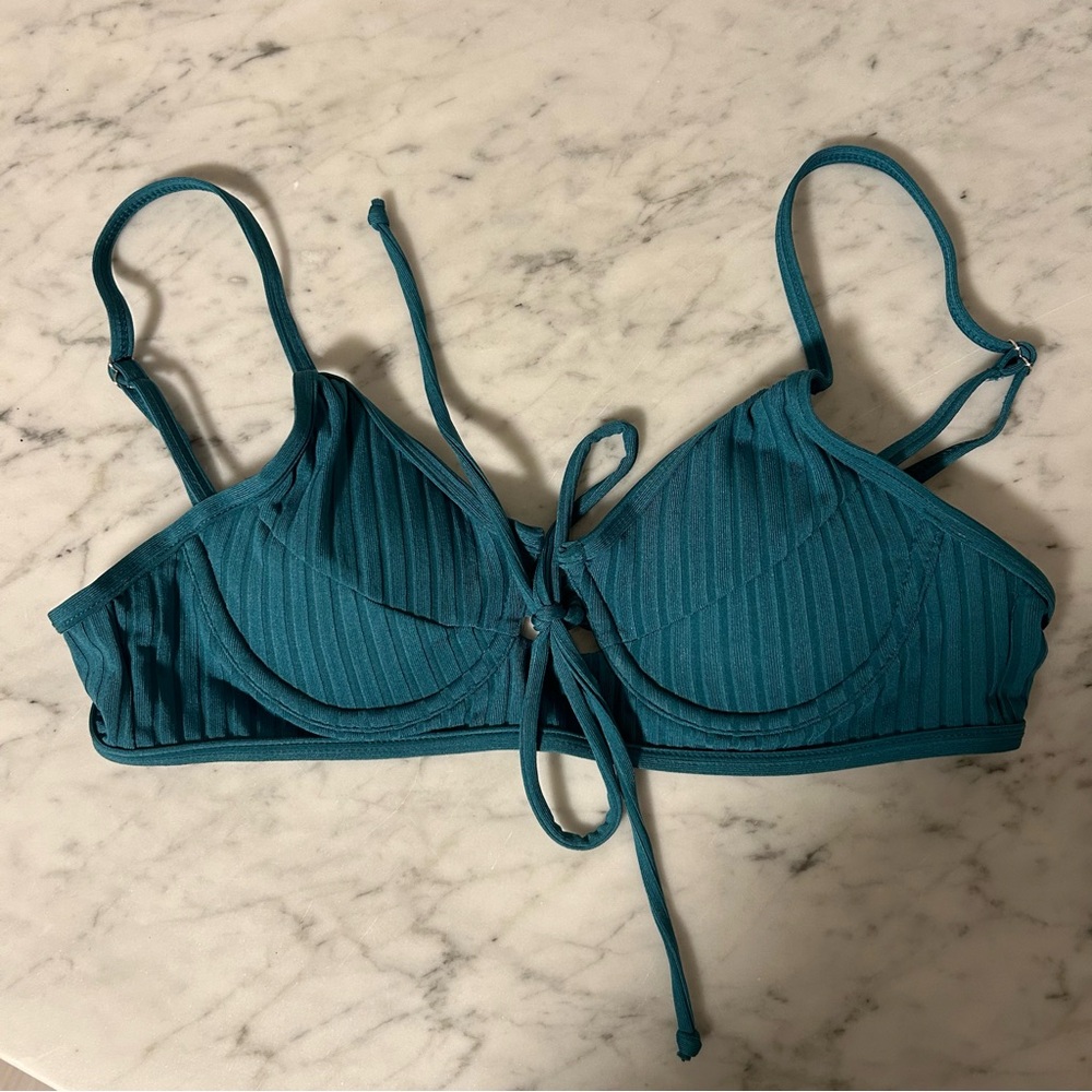 2 Bikini Tops - Picture 3 of 4